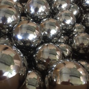 Vollkugeln aus Edelstahl