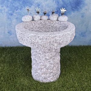 Vogelbad mit Fuß zylinderförmig fünf Vögele